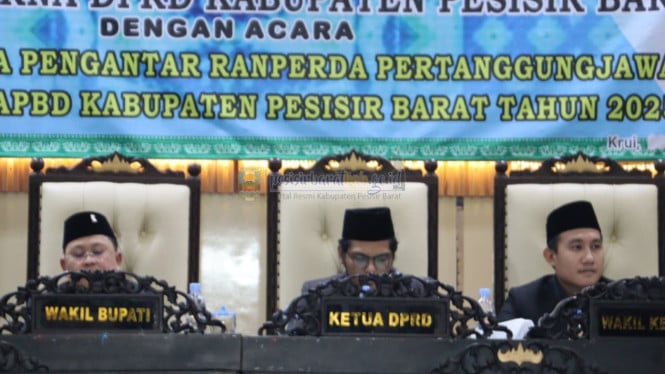Kembali Raih WTP, Pemkab Pesisir Barat Sampaikan Raperda Pertanggungjawaban APBD 2025 ke DPRD