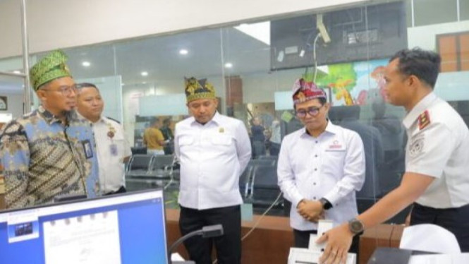 Tinjau Kantor Imigrasi Siak, Wakil Ketua Ombudsman RI puji pelayanan berbasis energi hijau.
