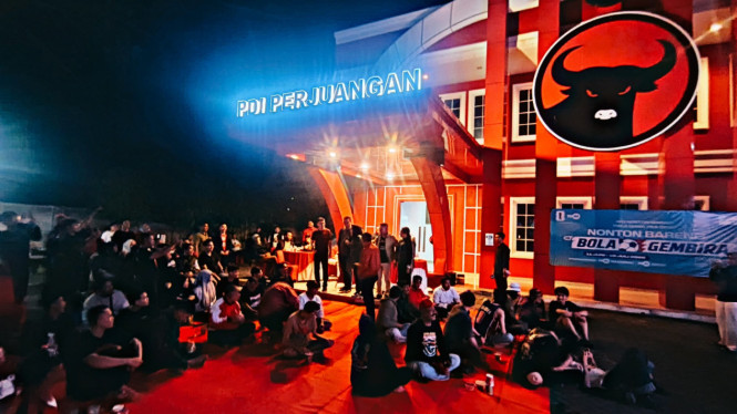 Suasana nonton bareng di Kantor DPD PDIP Lampung