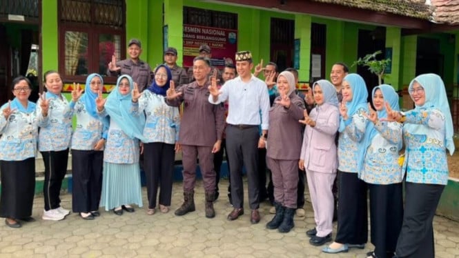 Kawal program strategis Presiden Prabowo, Bupati Egi dan Kajati Lampung tinjau makan bergizi gratis di Natar.