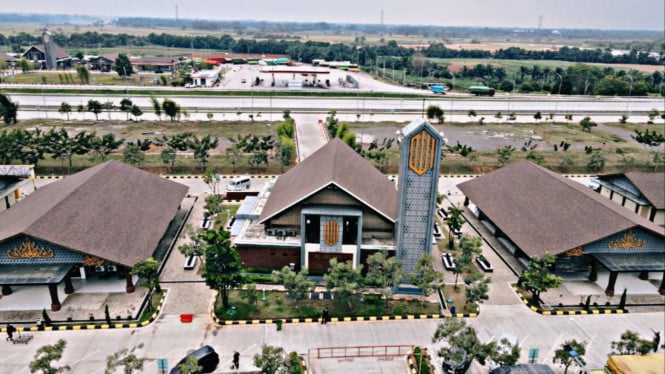 Rest area di jalan tol Bakauheni-Terbanggi Besar