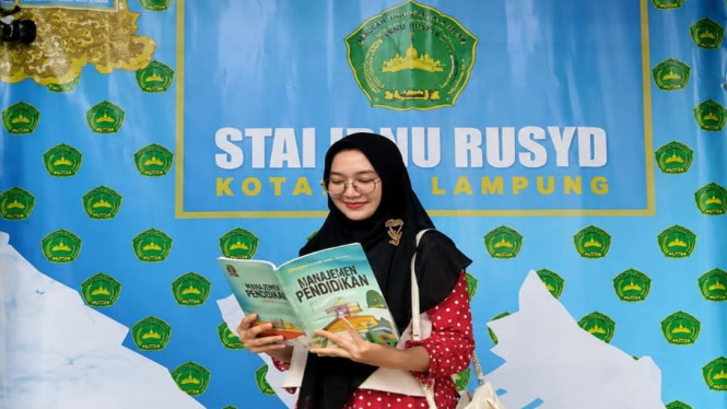 praktisi PAUD/TK Yustisia Kelapa Tujuh, Yolanda Mutiara, M.Pd.