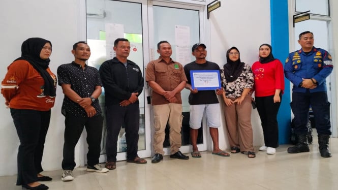 Luluskan duka korban kebakaran di 3 Kecamatan, Bupati Lampung Selatan salurkan bantuan uang tunai.