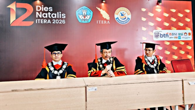 Konferensi pers di Itera