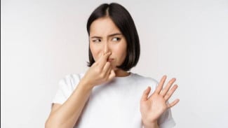 Jangan Jadi Perokok Pasif! Ini 9 Tips  Menghilangkan Bau Rokok di Rumah
