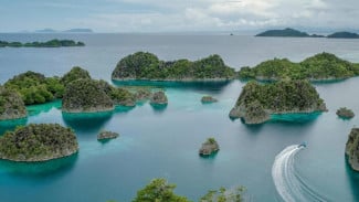 Labuan Bajo, Raja Ampat, Ambon, Mana yang Paling Worth It Buat Liburan Akhir Tahun?