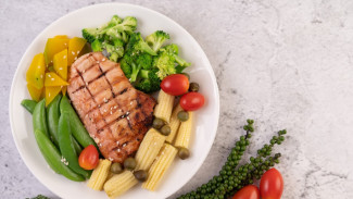 Kelihatan Sehat, Tapi Bahaya! Ini 9 Makanan yang Diam-Diam ‘Menghancurkan’ Gula Darah Pasien Diabetes