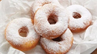 Bulat dan Manis, Ini Bedanya Donat dan Bomboloni yang Sering Disangka Sama