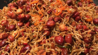 Resep Teri Balado Rumahan, Praktis dan Bikin Nasi Nambah Terus!