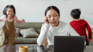 Anxiety Orang Tua Gen Z, Terlalu Takut Salah Didik Anak?