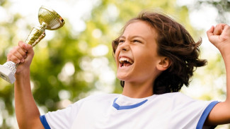 Belajar dari Medina Khaira Skater Cilik Berhijab, Ini Cara Bikin Anak Percaya Diri