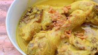 Cara Memasak Opor Ayam dengan Rice Cooker, Praktis dan Anti Ribet!