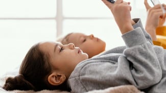 Kecanduan Gadget pada Anak? 9 Strategi Positif untuk Mengurangi Ketergantungan