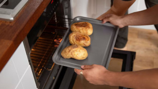 Anti Ribet! Begini Cara Merawat Loyang agar Tidak Mudah Berkarat dan Tetap Kinclong