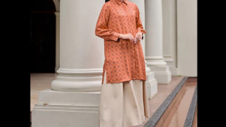 5 Model Tunik yang Wajib Dimiliki Dari Kantor Sampai Hangout, Tetap Modis Tanpa Ribet!