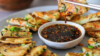 Rindu Makanan Korea? Yuk Bikin Haemul Pajeon Sendiri Pakai Bahan Sederhana di Rumah