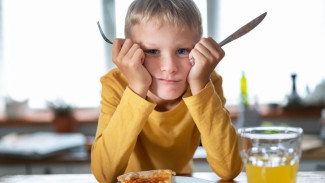 Anak Anda Bisa Mengalami Eating Disorder, Kenali 7 Tanda Peringatan Ini