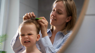 Rambut Bayi Harus Dicukur Biar Tumbuh Lebat? Cek Faktanya!
