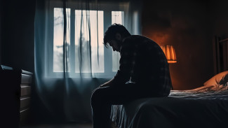 Kenapa Kamu Merasa Kosong Tiap Malam Minggu? Ini Penjelasan Psikologisnya