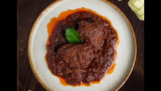 Makan Siang Ala Indonesia Itu Enak, Tapi Kenapa Bikin Cepat Gemuk?