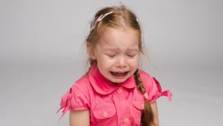 Jangan Marah Dulu! Ini 7 Cara Hadapi Anak yang Tantrum di Tempat Umum