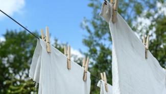 8 Tips Mencuci Baju Putih agar Tidak Kusam Meski Pakai Mesin Cuci