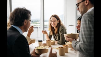 Makan Siang Hemat Tapi Nggak Ngebosenin? Coba Ini!