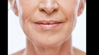 Latihan Wajah Sederhana untuk Mengurangi Garis Halus di Kening