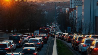 Jalanan Macet Total! Begini Cara ke Jakarta Fair Kemayoran Tanpa Hambatan