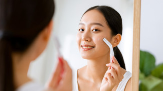 Cara Mencukur Bulu Halus di Wajah yang Tepat, Kulit Jadi Glowing dan Mulus!