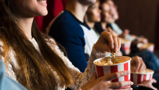 Rekomendasi 6 Makanan yang Cocok untuk Teman Nonton, Nomor 4 Dijamin Bikin Nagih!