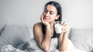 5 Minuman Hangat di Malam Hari yang Bantu Turunkan Berat Badan