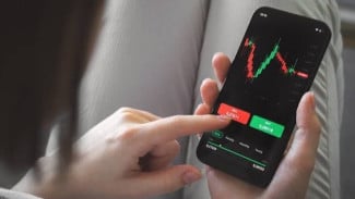 Fluktuasi Saham Menjelang Akhir Tahun, Peluang Trading atau Sinyal Tunggu?