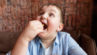 Pemasaran Makanan Tidak Sehat Berdampak Serius Pada Masalah Kesehatan Anak di Indonesia