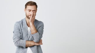 5 Kebiasaan Pagi yang Bikin Energi Cepat Habis Meski Tidur Cukup