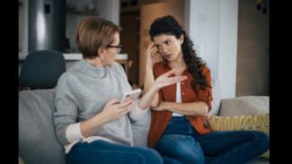 Kenapa Ibu Lebih Sering Bertengkar Sama Anak Perempuannya Dibanding Anak Laki-laki? Ini Jawabannya!
