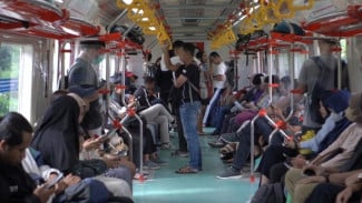 Jam Sepi KRL, Gak Sesak dan Pasti Dapat Duduk