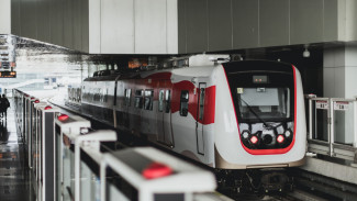 Cara Naik LRT dan Barang yang Wajib Dibawa, Panduan Lengkap Jalan-Jalan Hemat