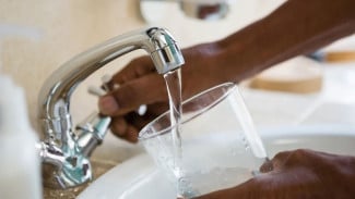 Cuaca Panas Ekstrem Sampai November 2025, Minum Air Berkualitas agar Tak Dehidrasi