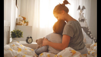 7 Tips Membangun Hubungan Hangat dengan Anak sebagai Single Parent