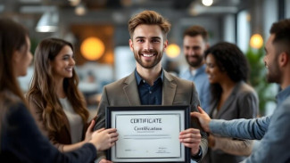 10 Sertifikasi Paling Dicari di Era Blue Collar Jobs, Bikin Karier Melesat Tanpa Gelar Akademik