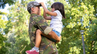 Jadi Tentara atau Polisi? Begini Cara Arahkan Cita-Cita Anak Sejak Kecil