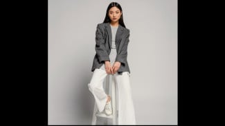 Oversized Blazer & Chunky Sneakers, Gaya Street Style yang Tak Lekang oleh Waktu