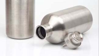 Inilah Cara Bersihkan Bau Minuman di Tumbler, Dijamin Bersih!