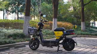 5 Tips Aman Menggunakan Sepeda Listrik di Perkotaan