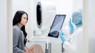 Kenali Masa Depan Kulitmu Lewat AI dari Sunscreen Finder hingga Skin Age Mirror