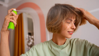 Bisakah Sampo Kering Atasi Rambut Lepek? Begini Cara Pakainya