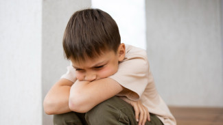 Cara Mendukung Anak Introvert untuk Berkembang Tanpa Merasa Tertekan