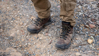 5 Sepatu Trekking untuk Medan Ekstrem: Nyaman Dipakai dan Anti Slip