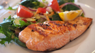 6 Cara Terbaik Masak Salmon, Dijamin Gak Amis